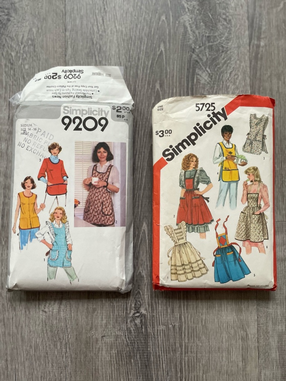 Lot of 2 Vintage 1970s/1980s Simplicity Apron Sewing Patterns 9209 and 5725